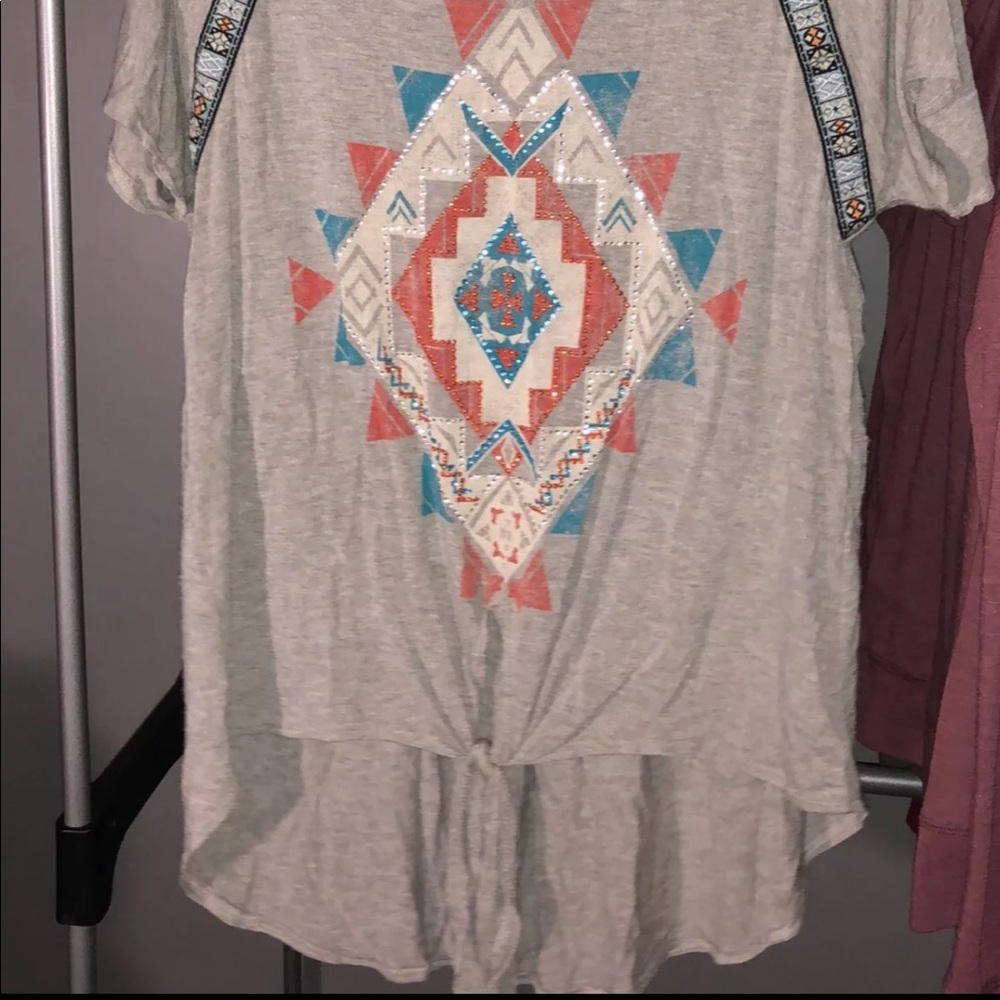 Daytrip tribal print top!